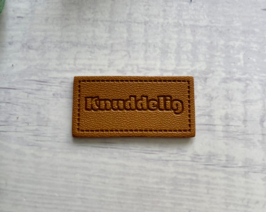 Kunstlederlabel KNUDDELIG